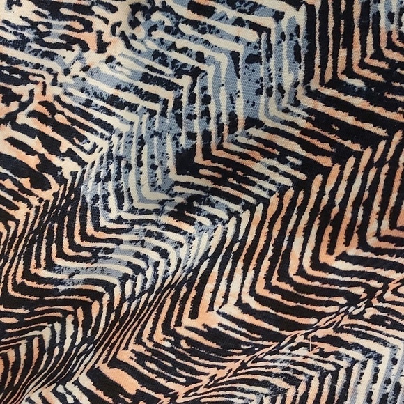 Fab'rik Lightweight Shorts size S - Picture 2 of 6